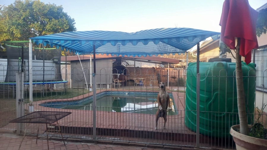 4 Bedroom Property for Sale in Elandia North West